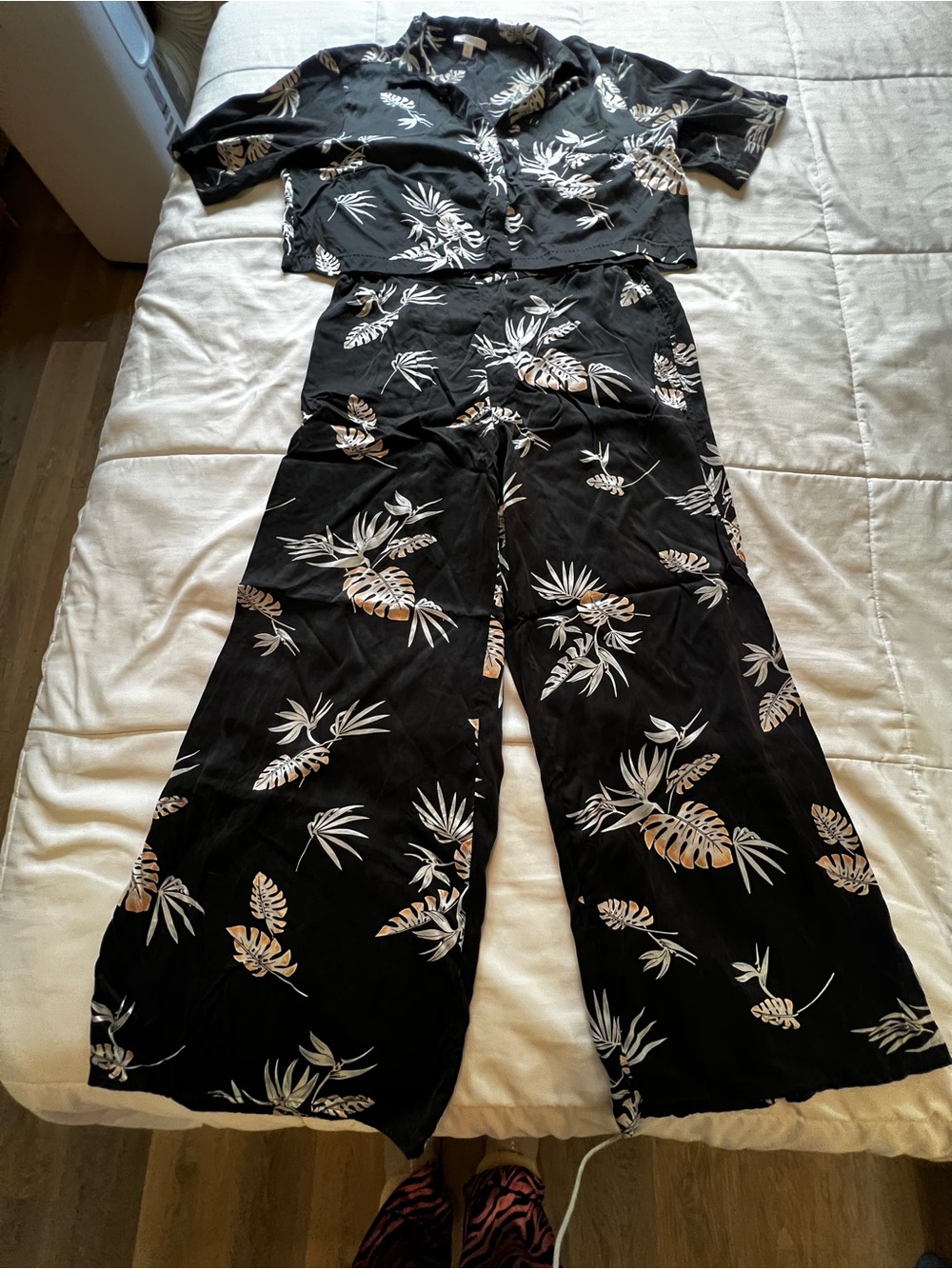 Lunya High Waist Washable Silk Pajamas In Immersed Black Palm Tropical Print XL - Picture 16 of 16